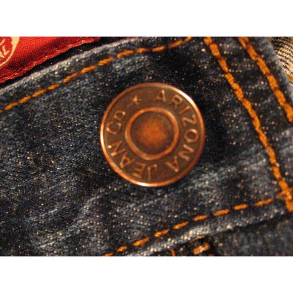 ARIZONA JEAN CO Womans CUTOFF Jeans shorts 33 Original Boot Cut 32 MEASURED Blue - Picture 5 of 10